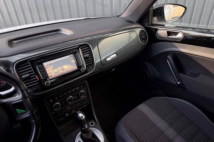 Hvid VW The Beetle fra 2012