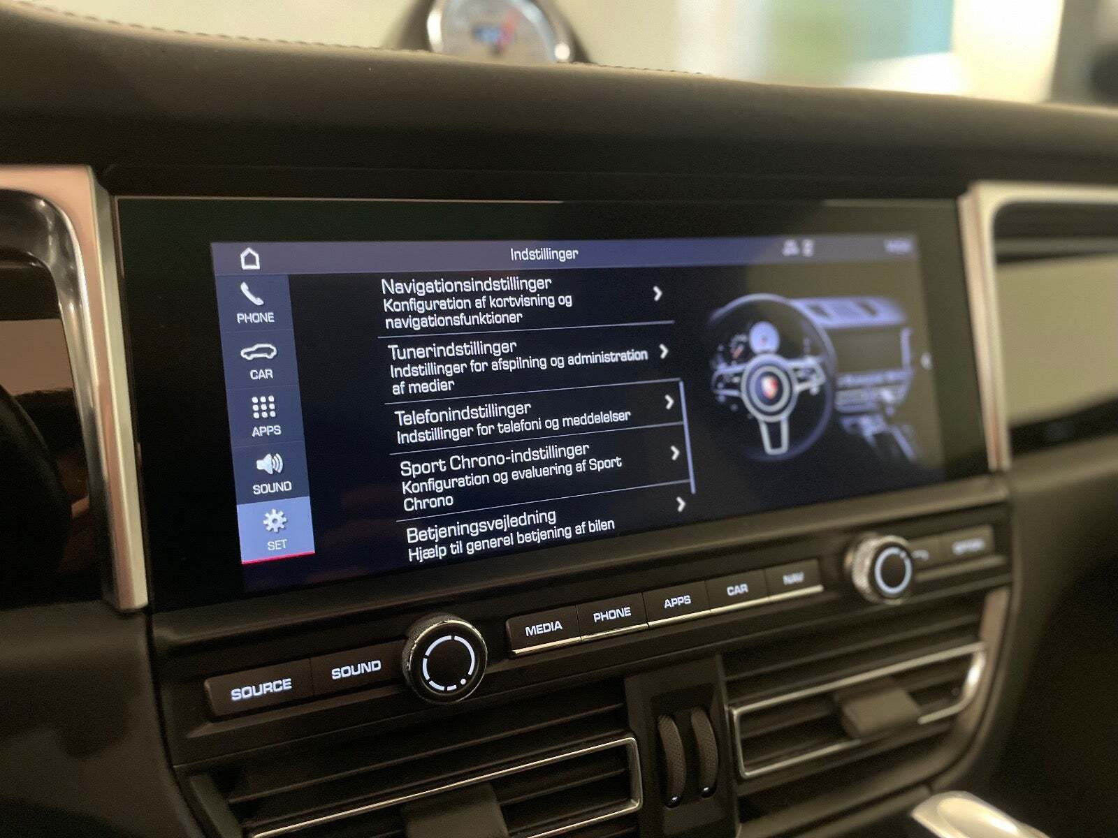 Grå Porsche Macan S fra 2019