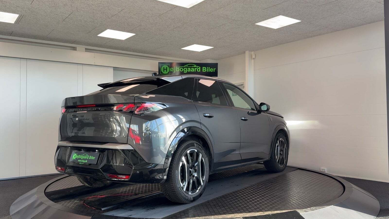 Peugeot e-3008 77 GT Pack