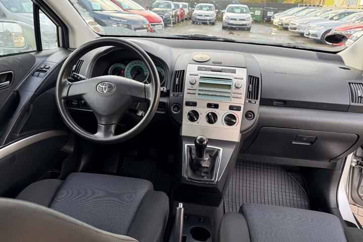 undefined Toyota Corolla Verso fra 2009 set indefra