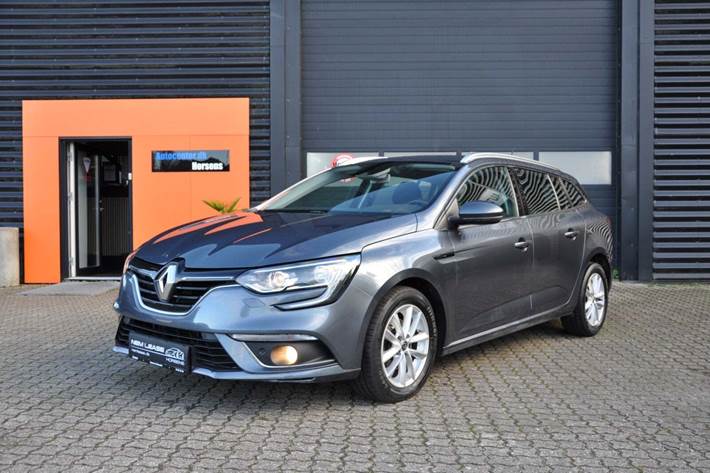 Grå Renault Megane IV fra 2018 set udefra