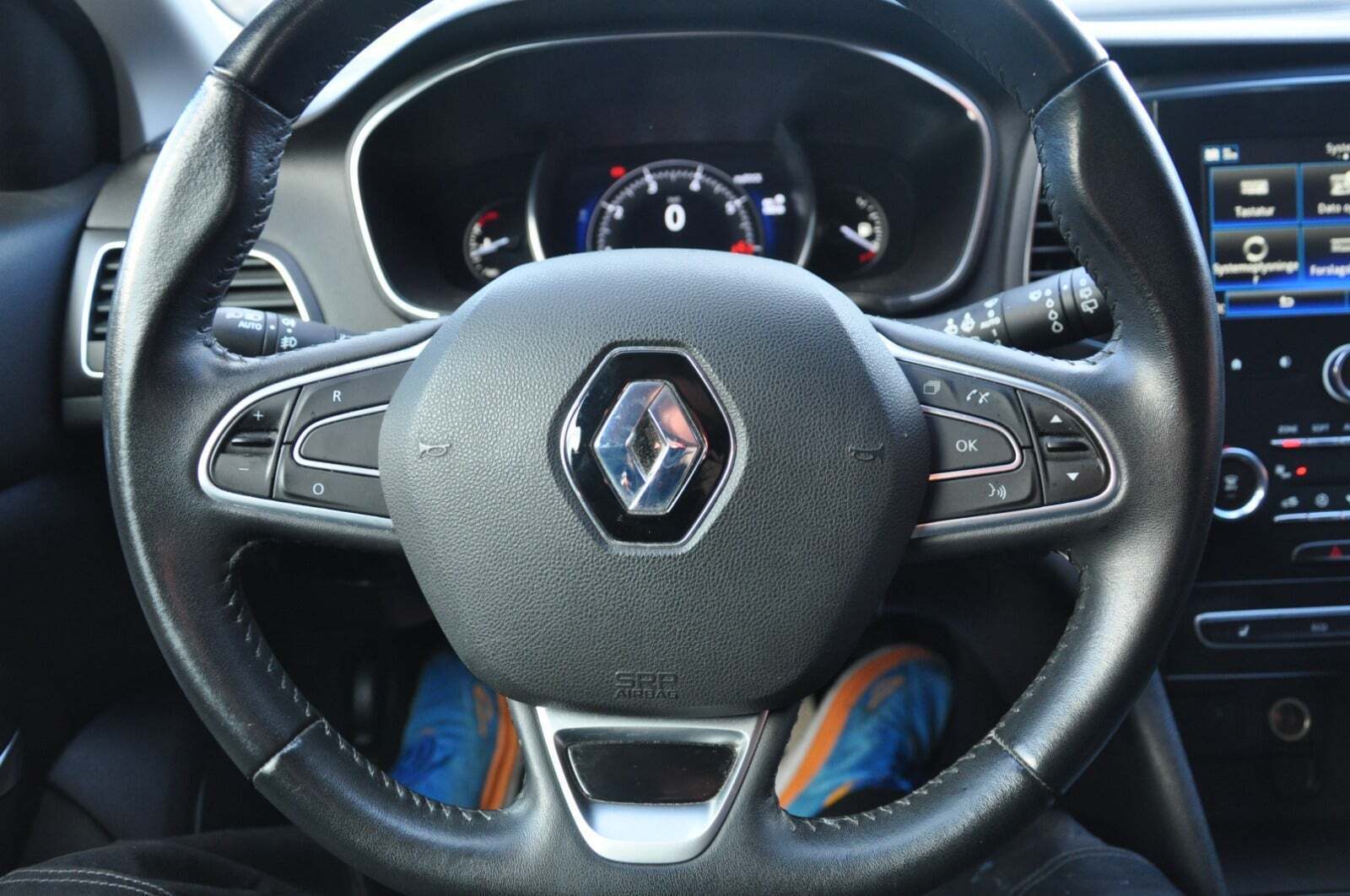 Grå Renault Megane IV fra 2018