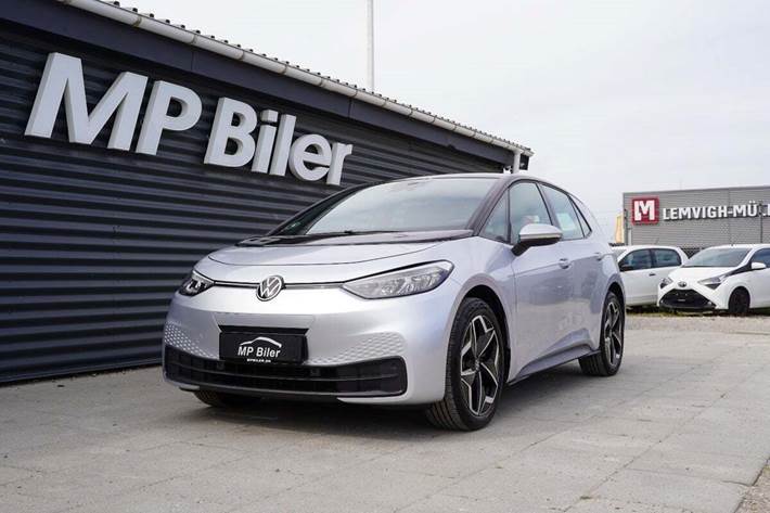 Sølv VW ID.3 fra 2023 set udefra