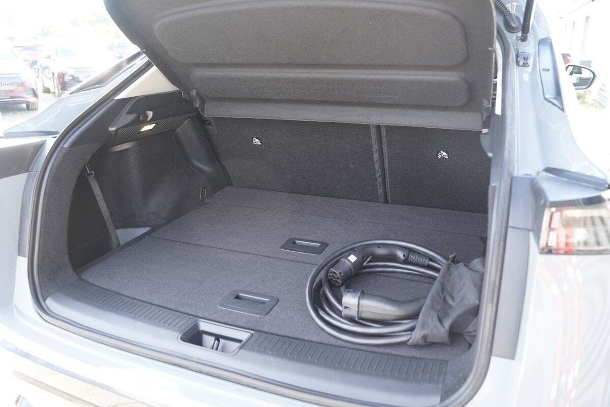 Grå Nissan Ariya fra 2024