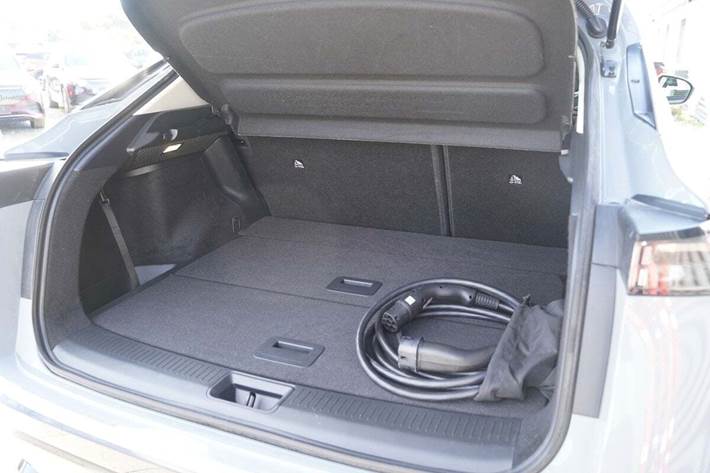 Grå Nissan Ariya fra 2024