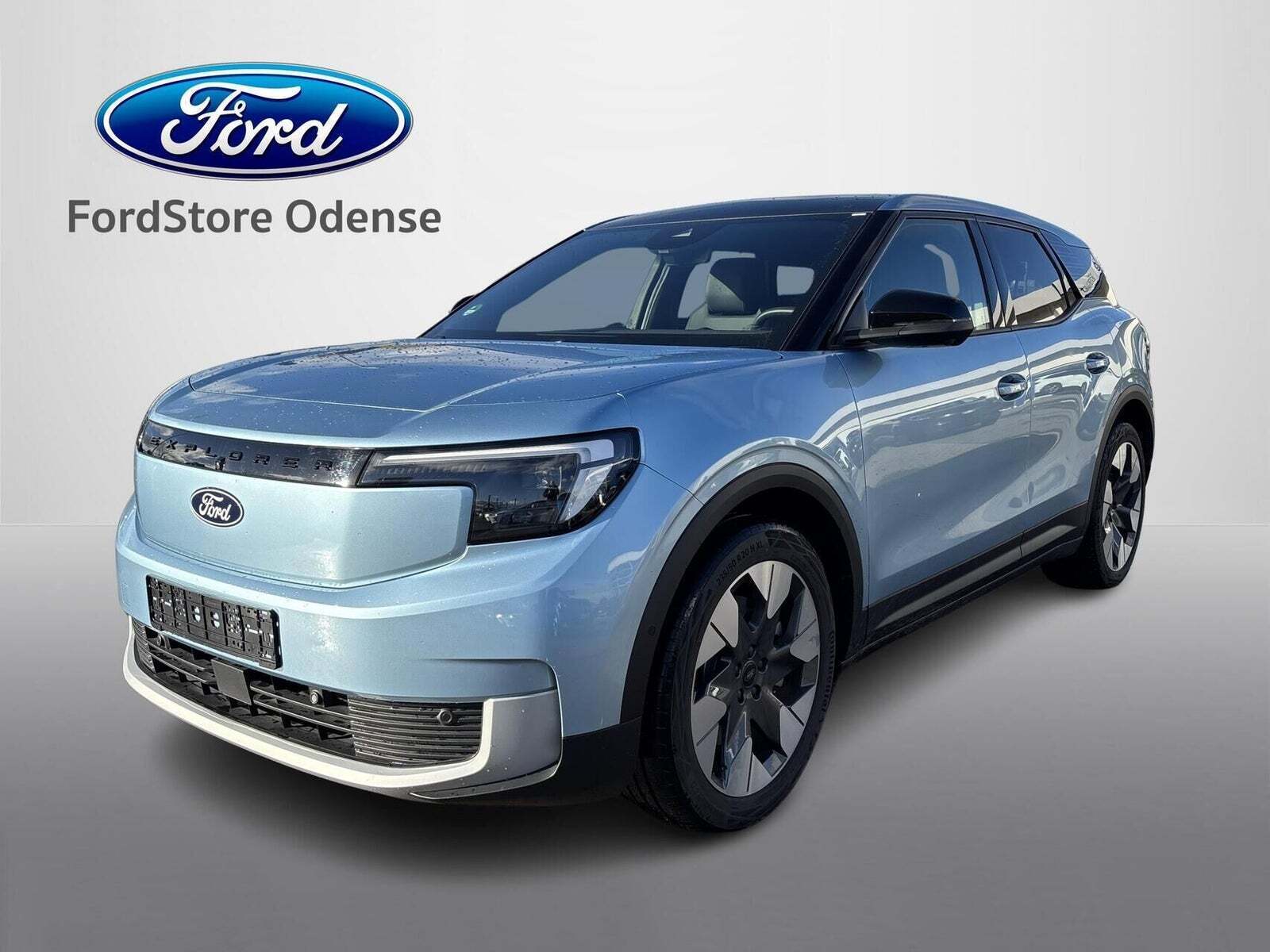 Ford Explorer 82 Premium Extended Range