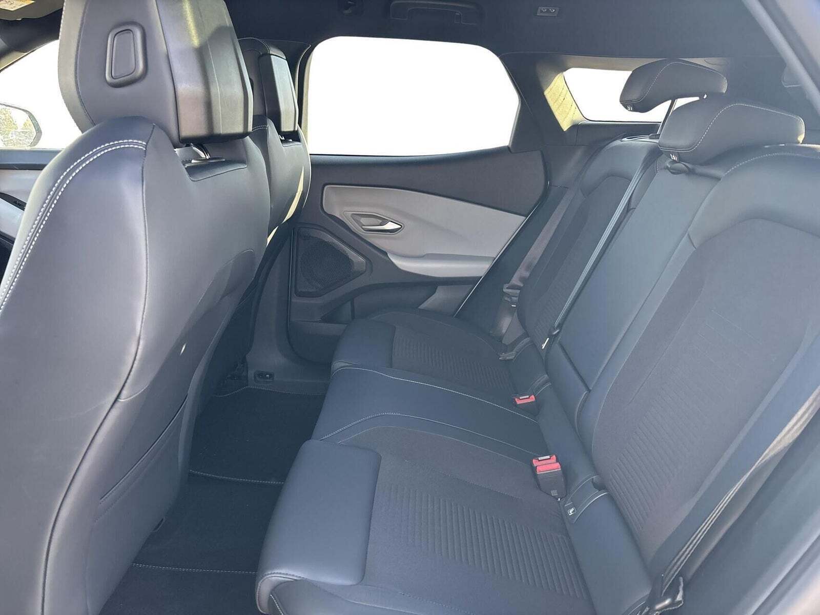 Ford Explorer 82 Premium Extended Range