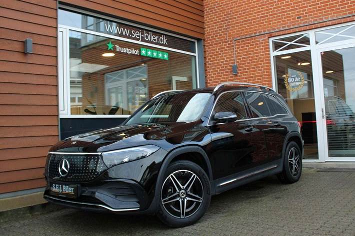 Sort Mercedes EQB250+ fra 2024 set udefra