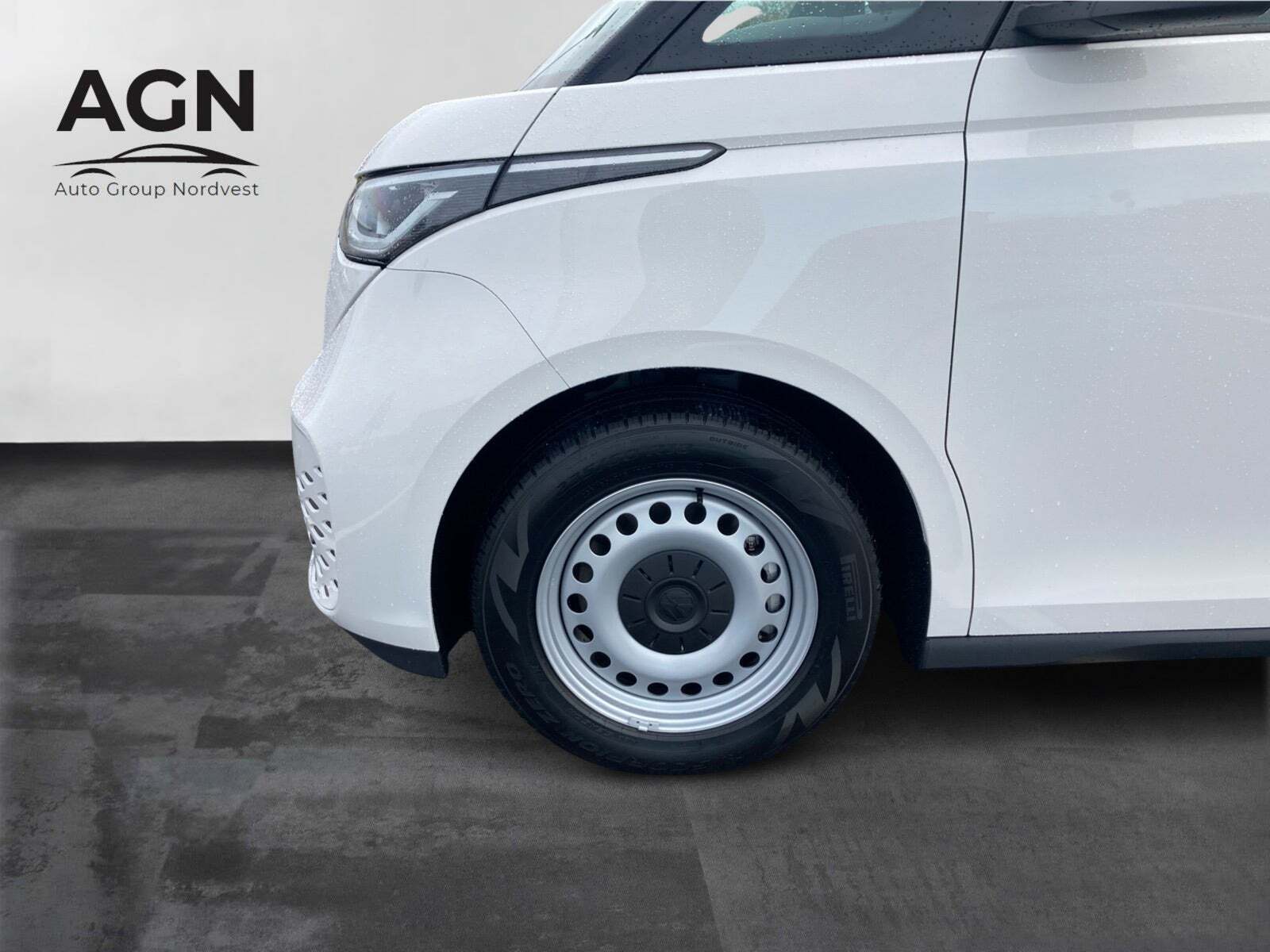 Hvid VW ID.Buzz fra 2025