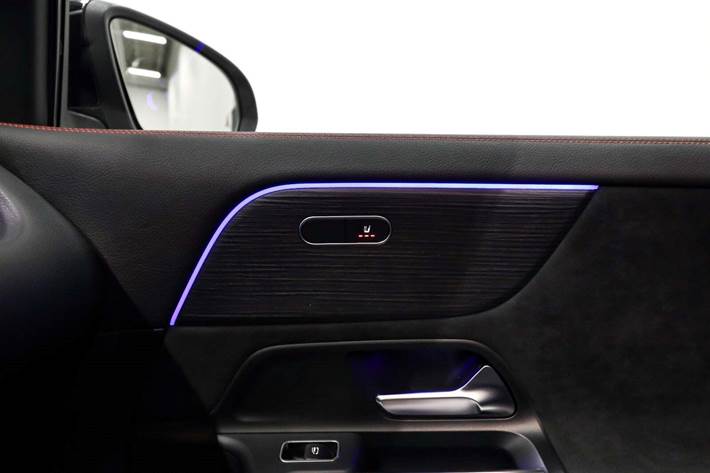 Sort Mercedes EQA250+ fra 2024