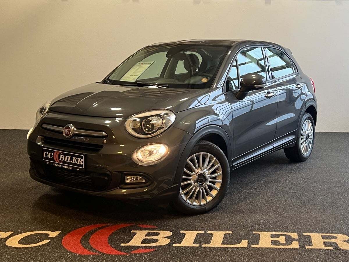 Grå Fiat 500X fra 2018 set udefra