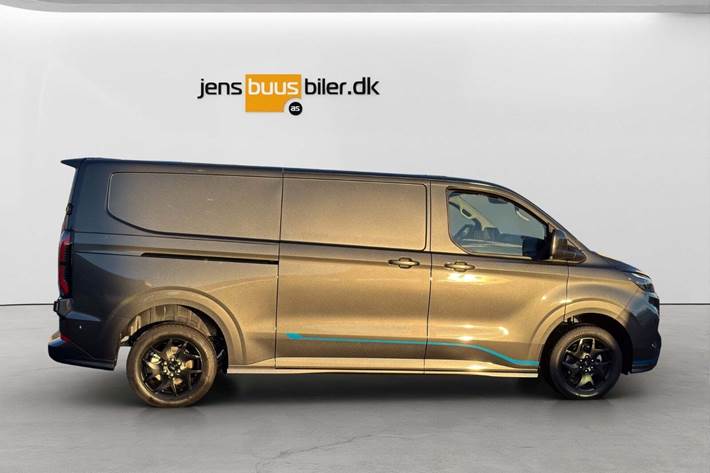 Grå Ford Transit Custom 320L fra 2026