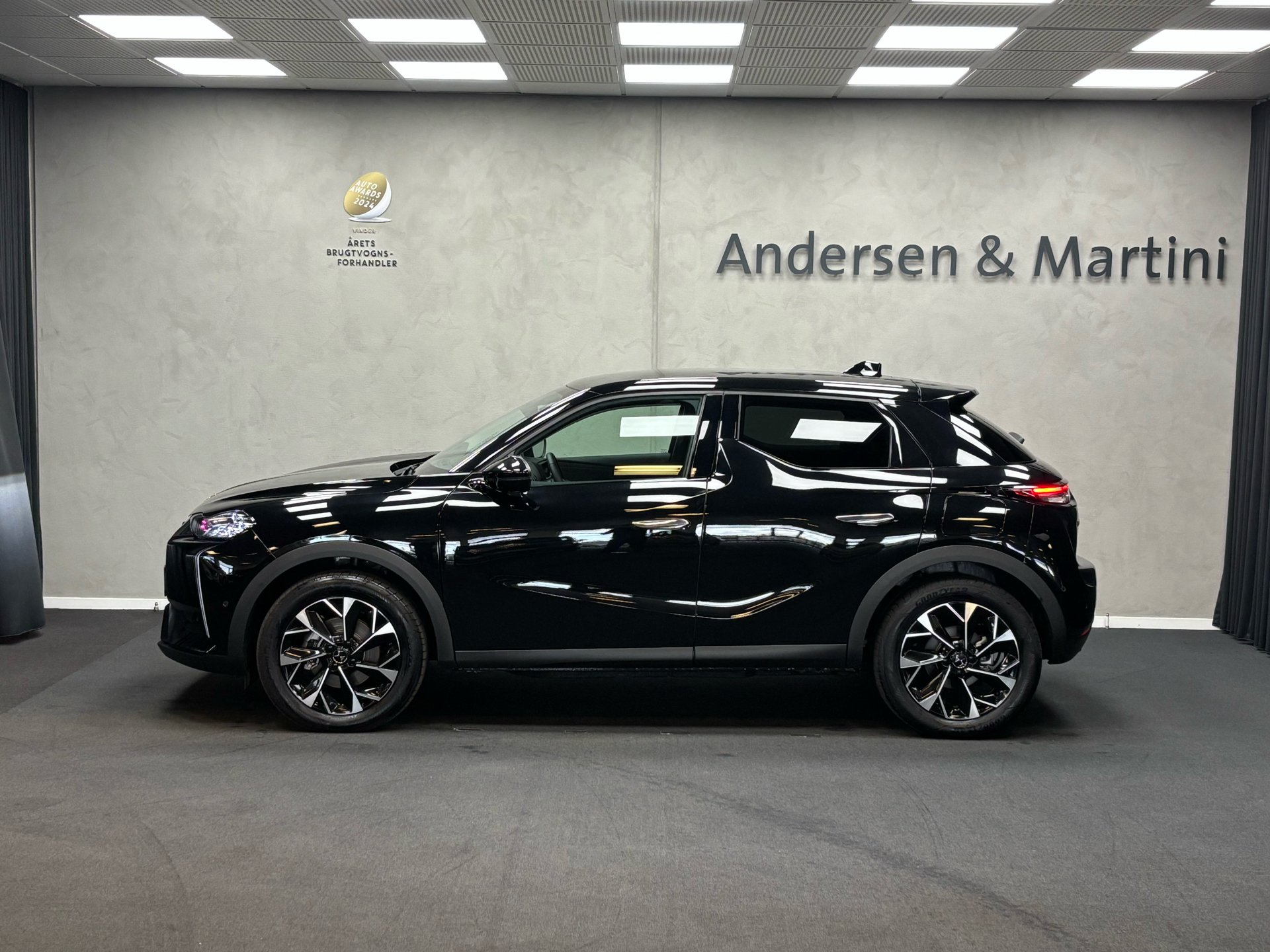 DS DS3 Crossback E-Tense Opera 156HK 5d Aut.