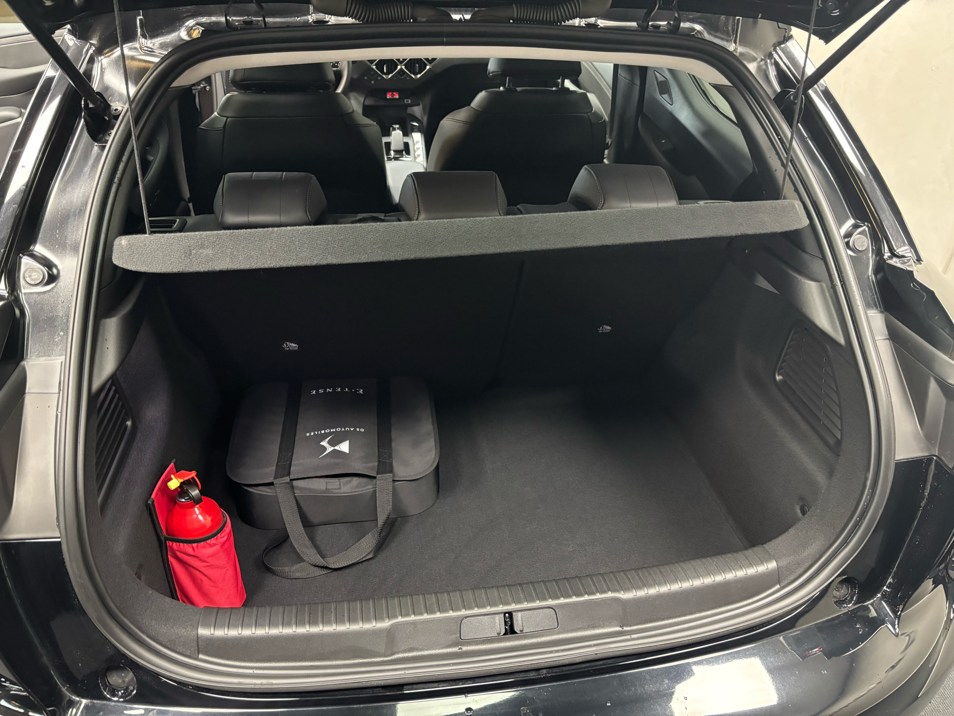 DS DS3 Crossback E-Tense Opera 156HK 5d Aut.