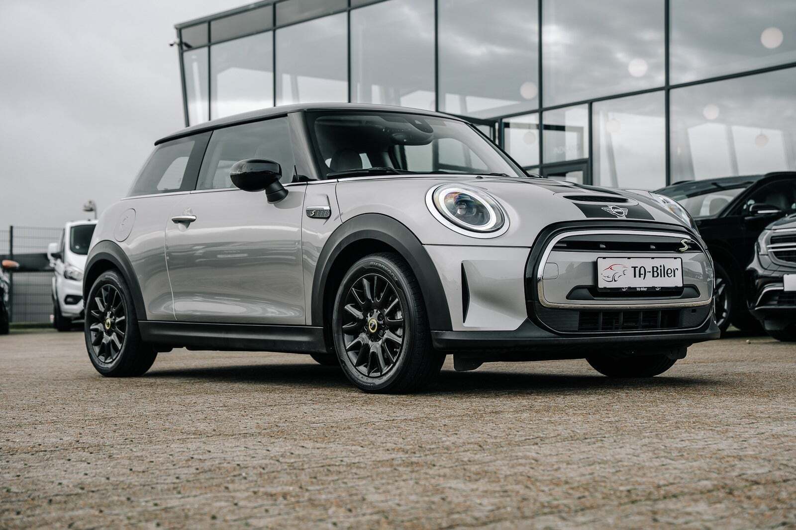 Mini Cooper SE Essential