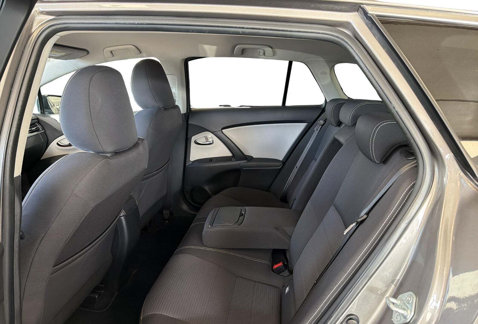 Toyota Avensis 1,8 VVT-i T2 Touring Sports