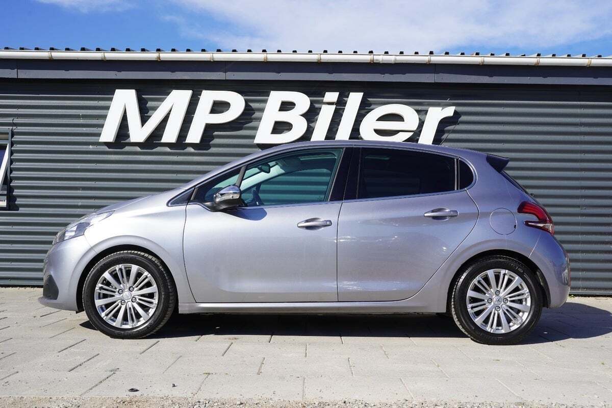 Peugeot 208 1,5 BlueHDi 100 Allure Sky