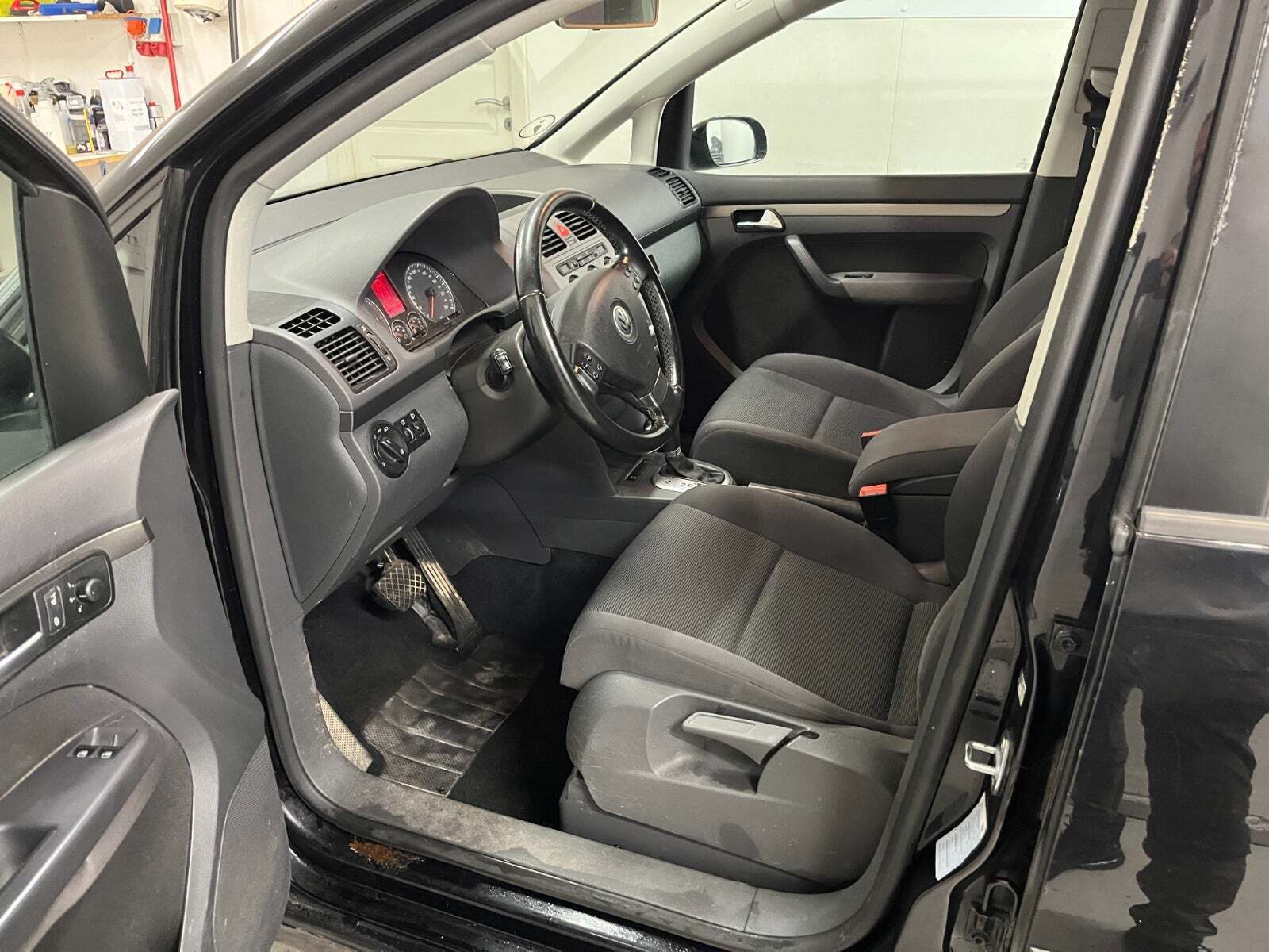 VW Touran 1,9 TDi 105 Trendline DSG Van