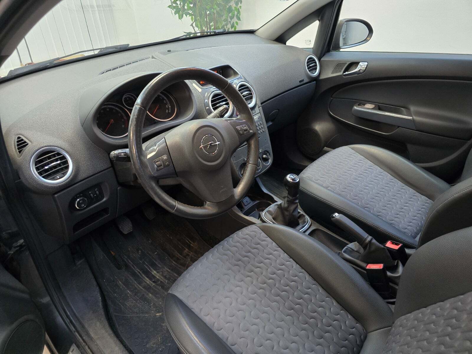 Opel Corsa 1,2 16V Cosmo