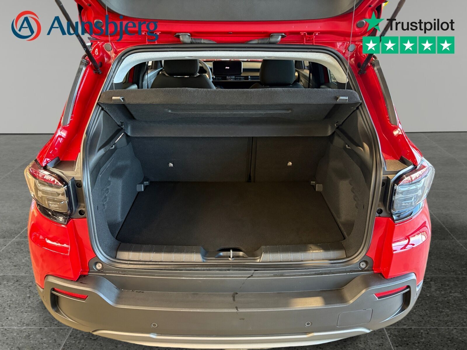 Rød Jeep Avenger fra 2024