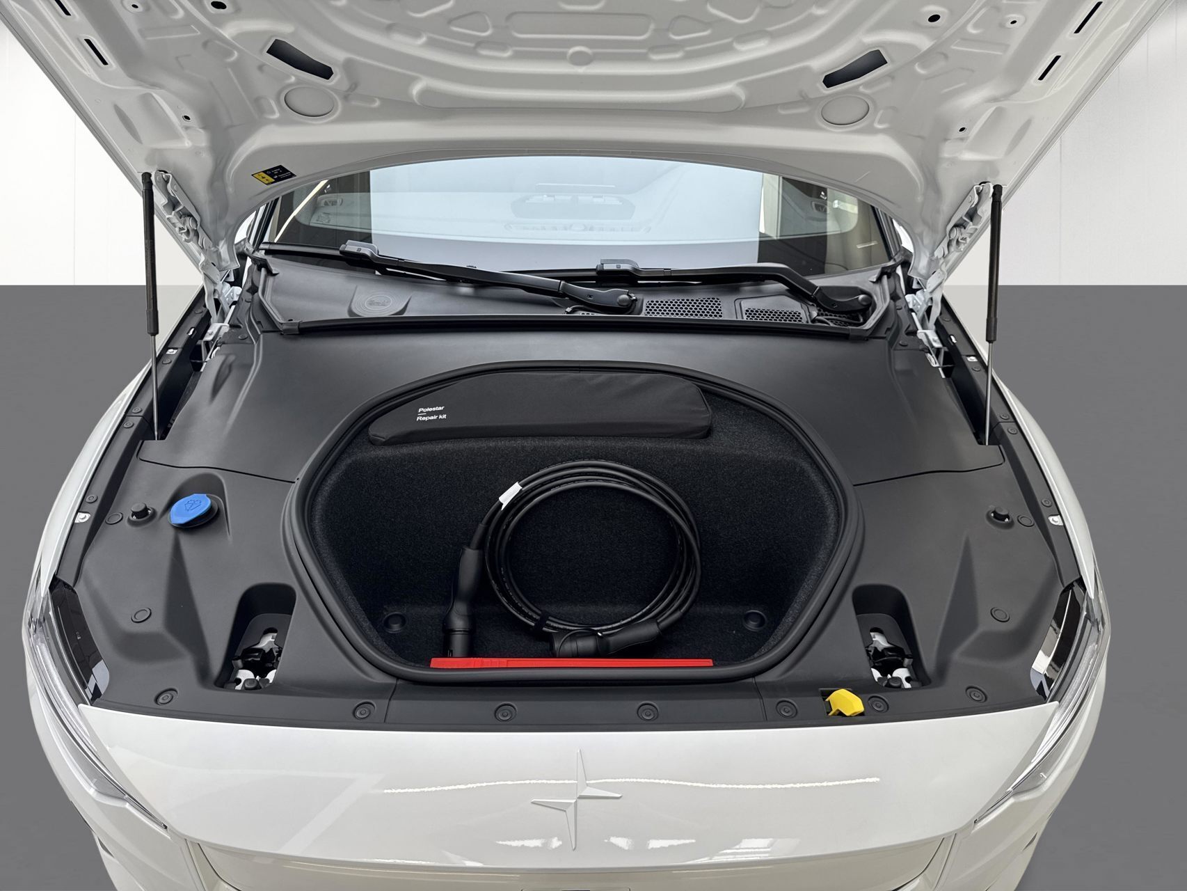 Hvid Polestar 2 fra 2025