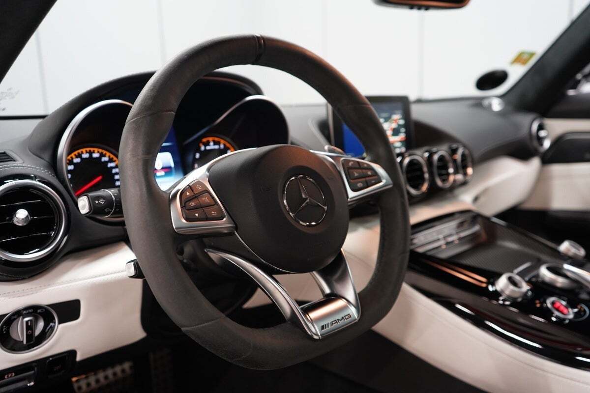 Hvid Mercedes AMG GT S fra 2016