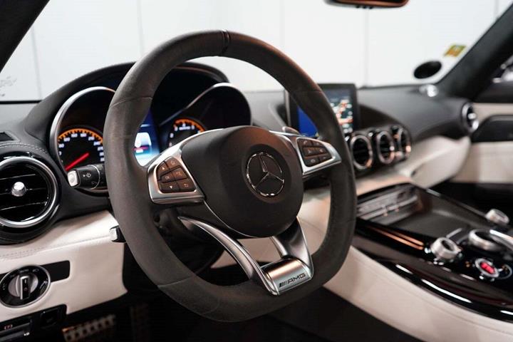 Hvid Mercedes AMG GT S fra 2016