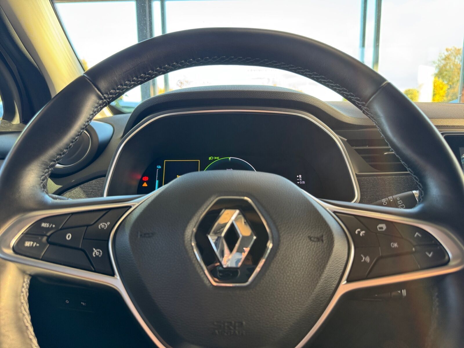 Grå Renault Zoe fra 2022