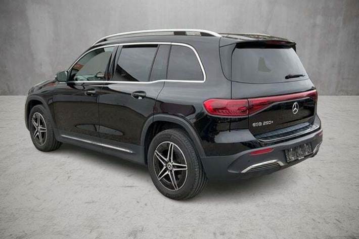 Sort Mercedes EQB250+ fra 2024