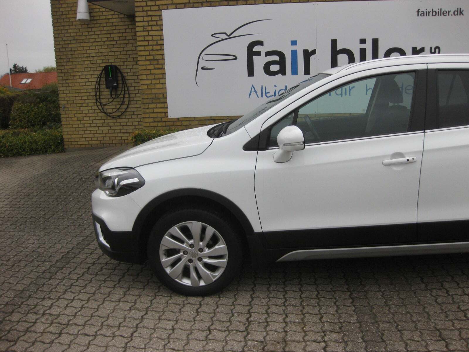 Hvid Suzuki S-Cross fra 2021