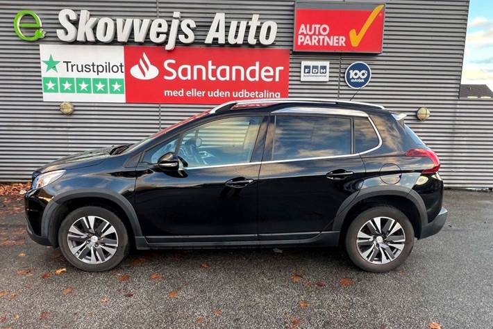 Sort Peugeot 2008 fra 2019