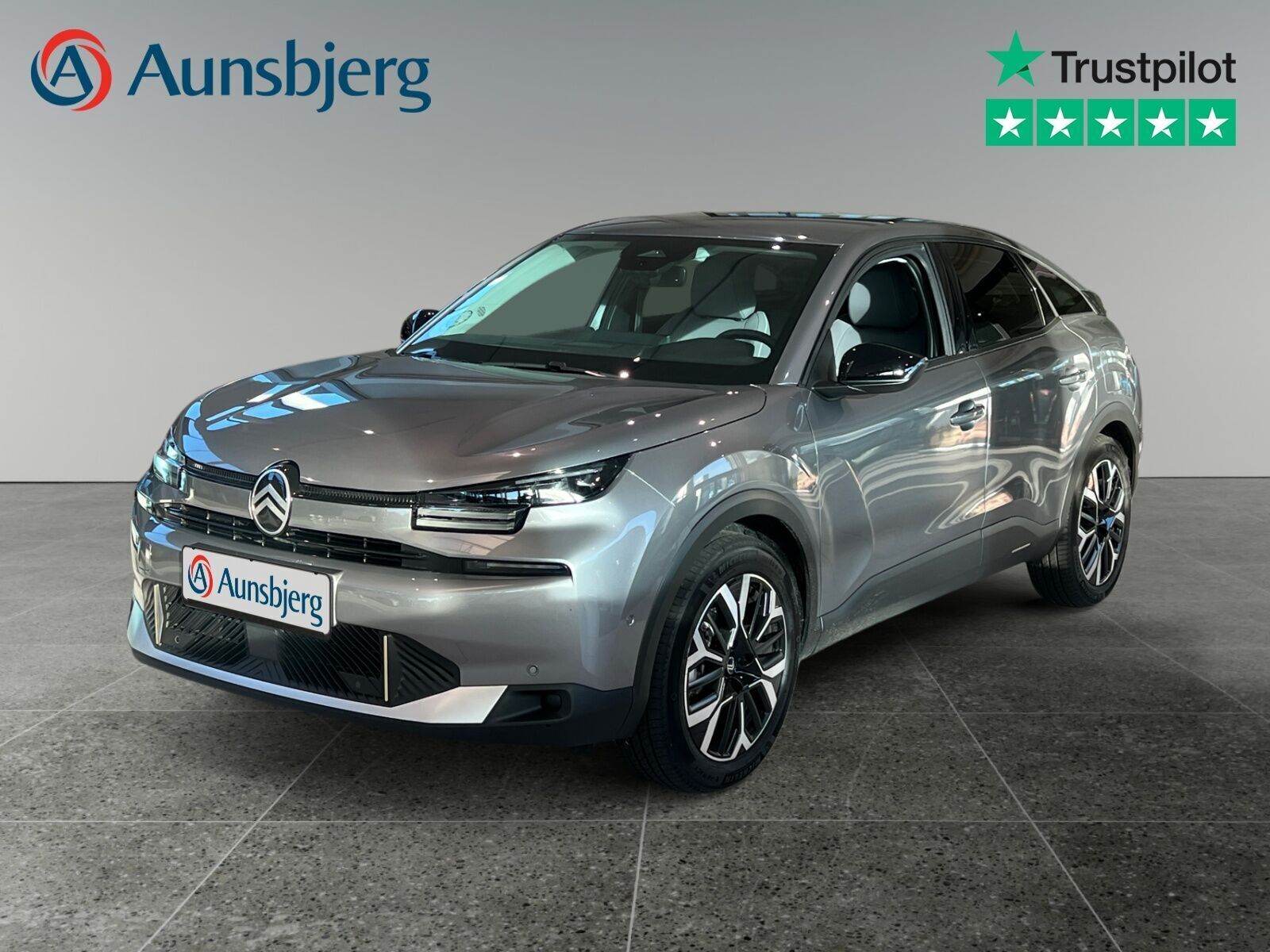 Grå Citroën ë-C4 fra 2025 set udefra
