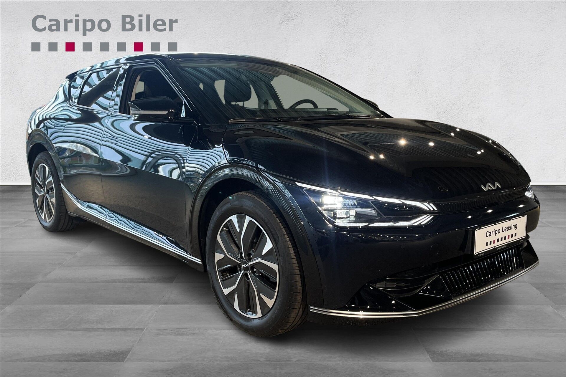 Blå Kia EV6 fra 2023 set udefra