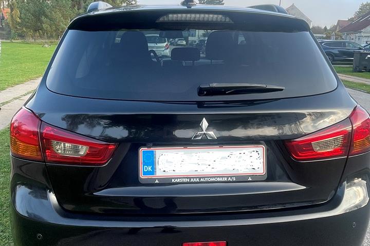 Sort Mitsubishi ASX fra 2017