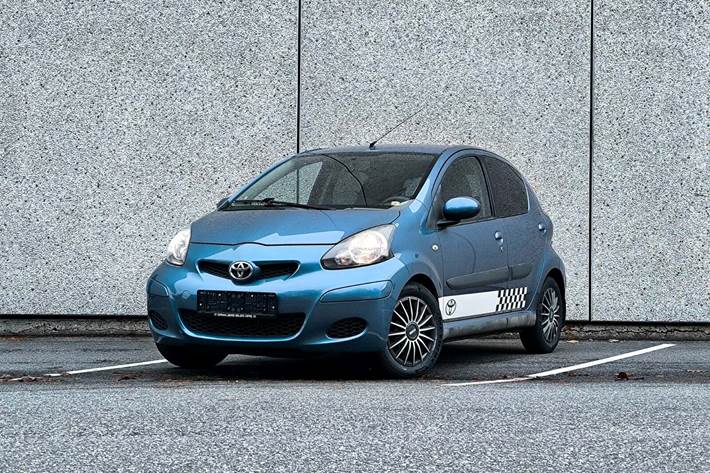 Blå Toyota Aygo fra 2009
