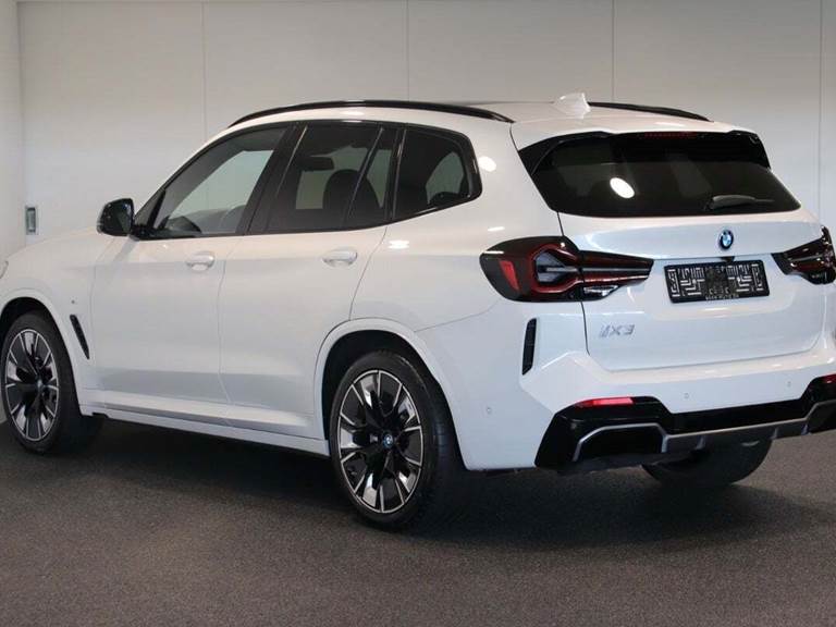 BMW iX3 Charged Plus M-Sport