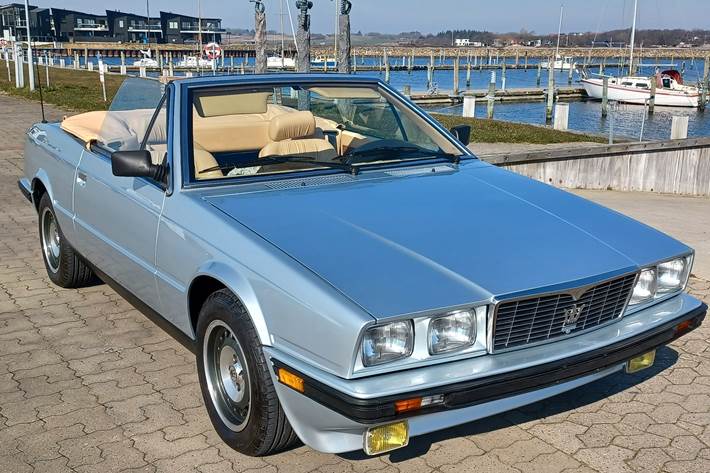 Sølv Maserati BiTurbo Spyder fra 1986