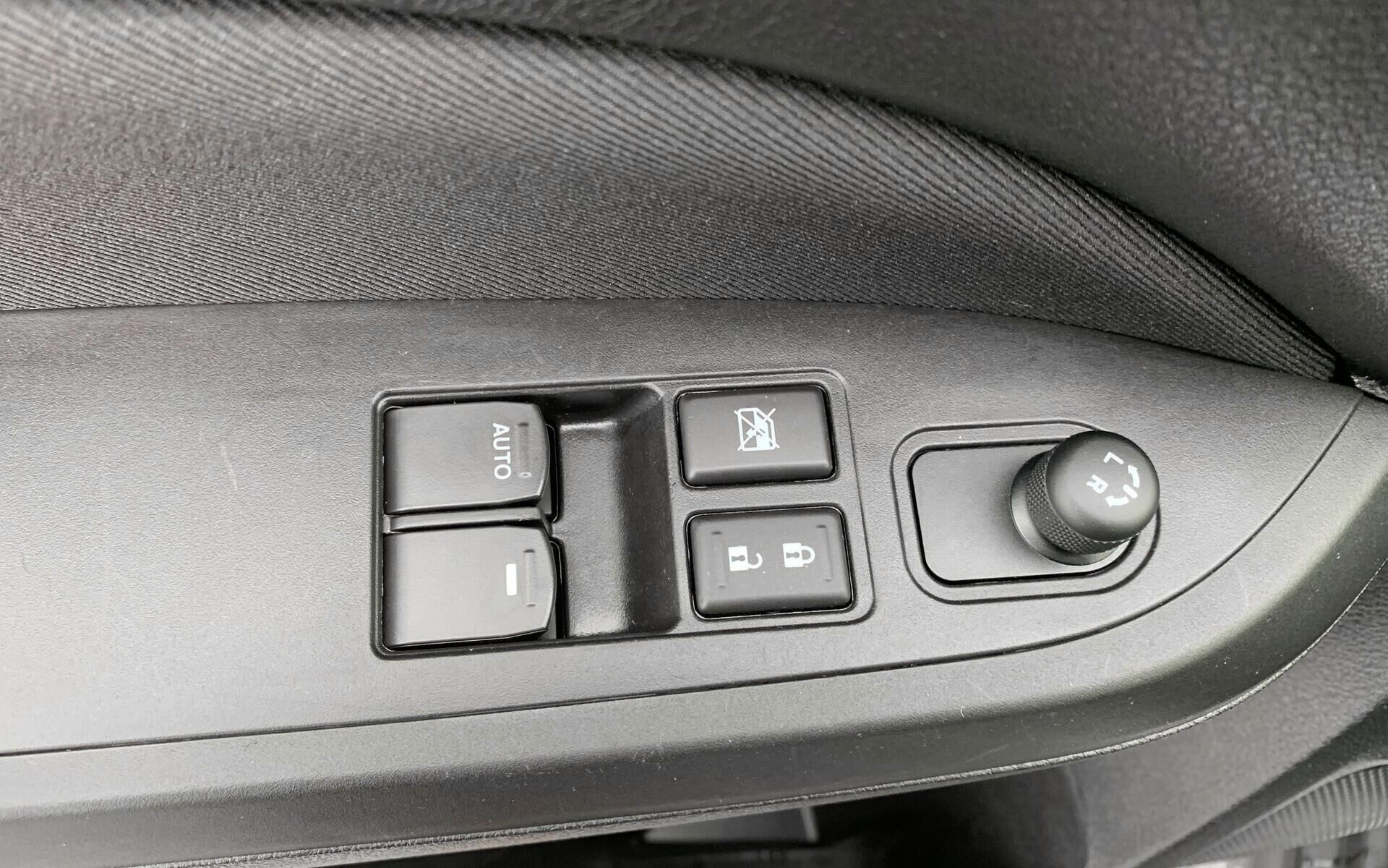 Sølv Suzuki Vitara fra 2022