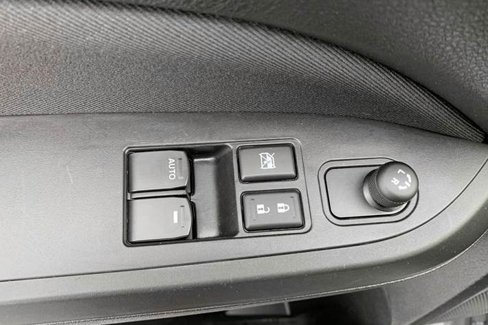 Sølv Suzuki Vitara fra 2022