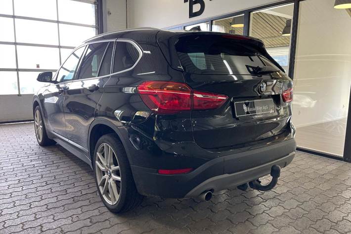Sort BMW X1 fra 2016