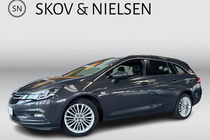 Grå Opel Astra fra 2016 set udefra