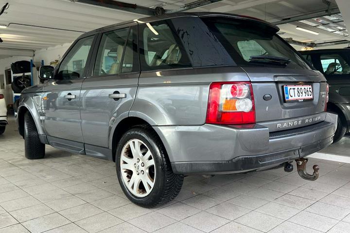 Grå Land Rover Range Rover sport fra 2005