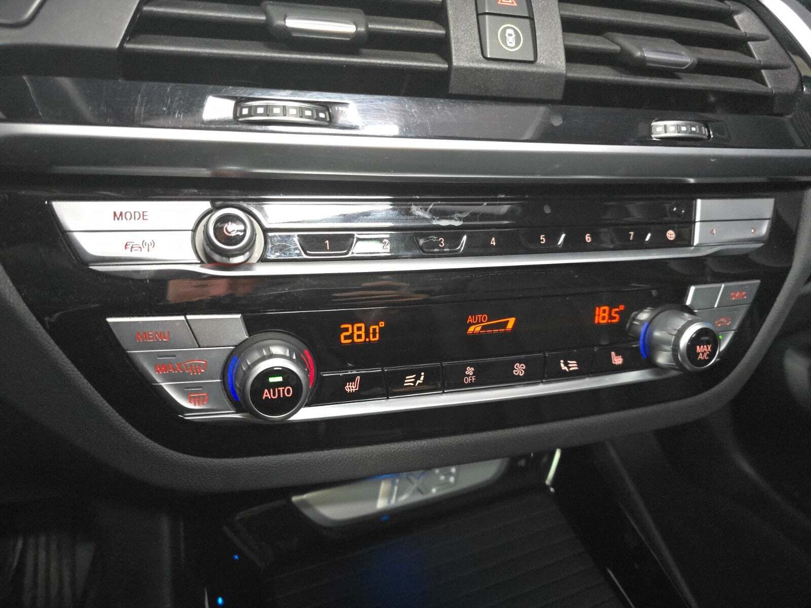 Blå BMW iX3 fra 2021