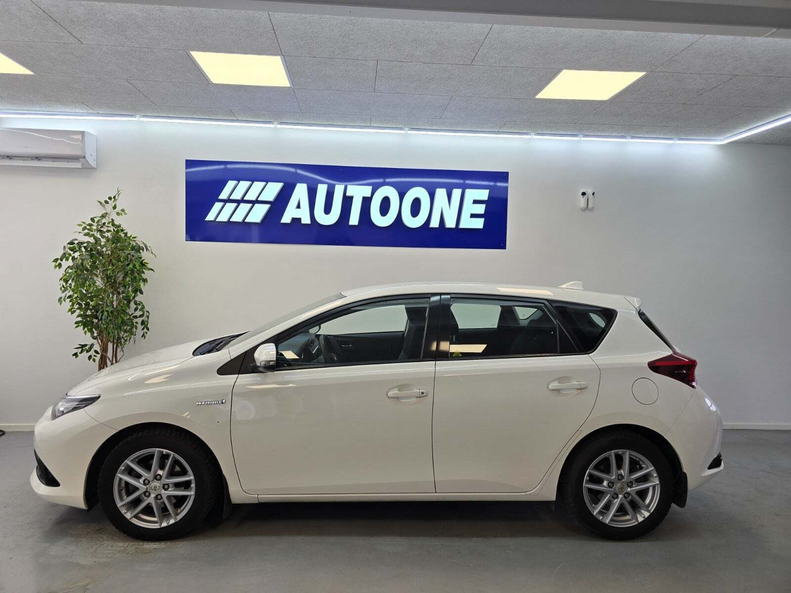 Toyota Auris 1,8 Hybrid H1 CVT