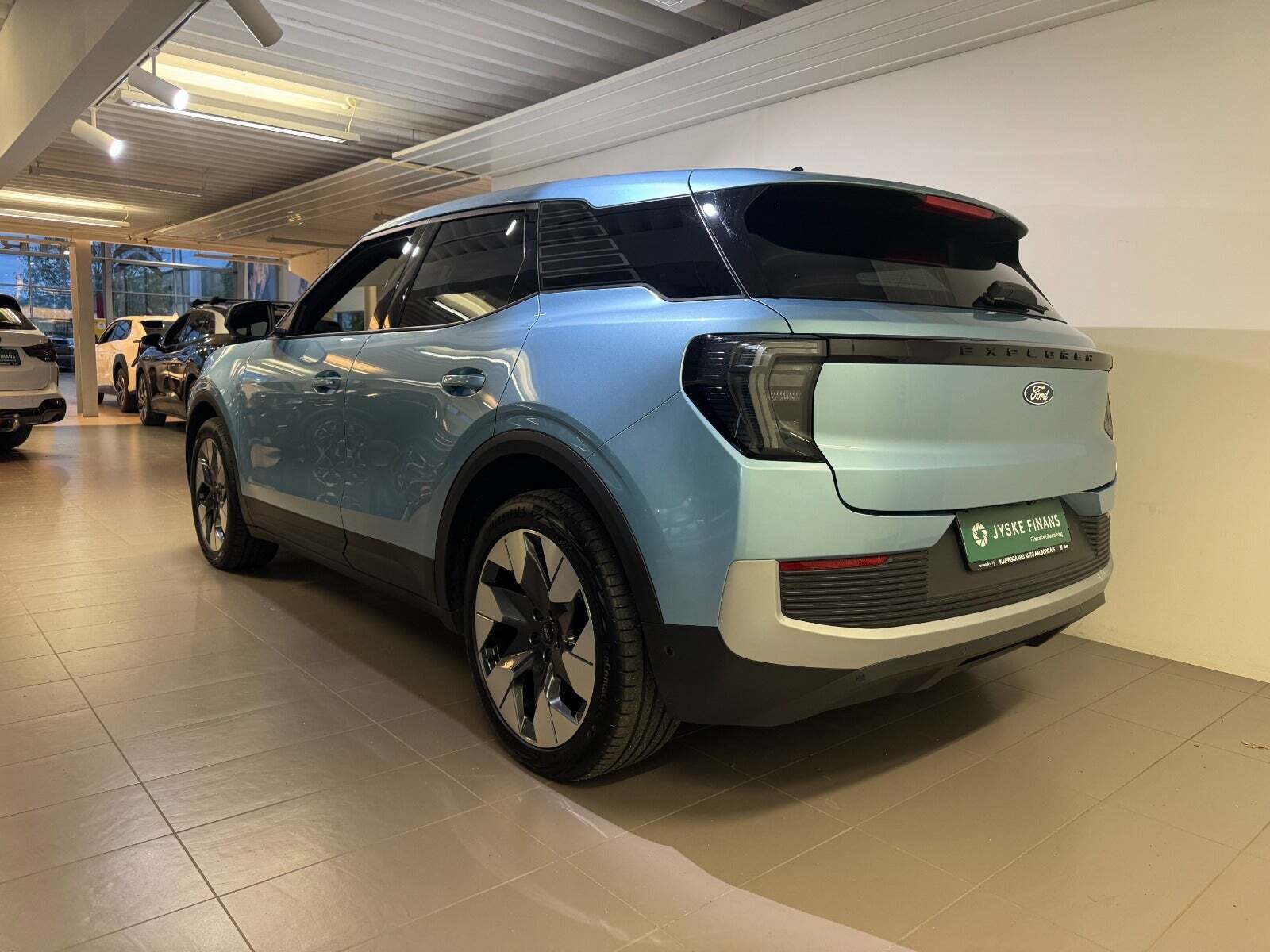 Ford Explorer 84 Premium Extended Range AWD