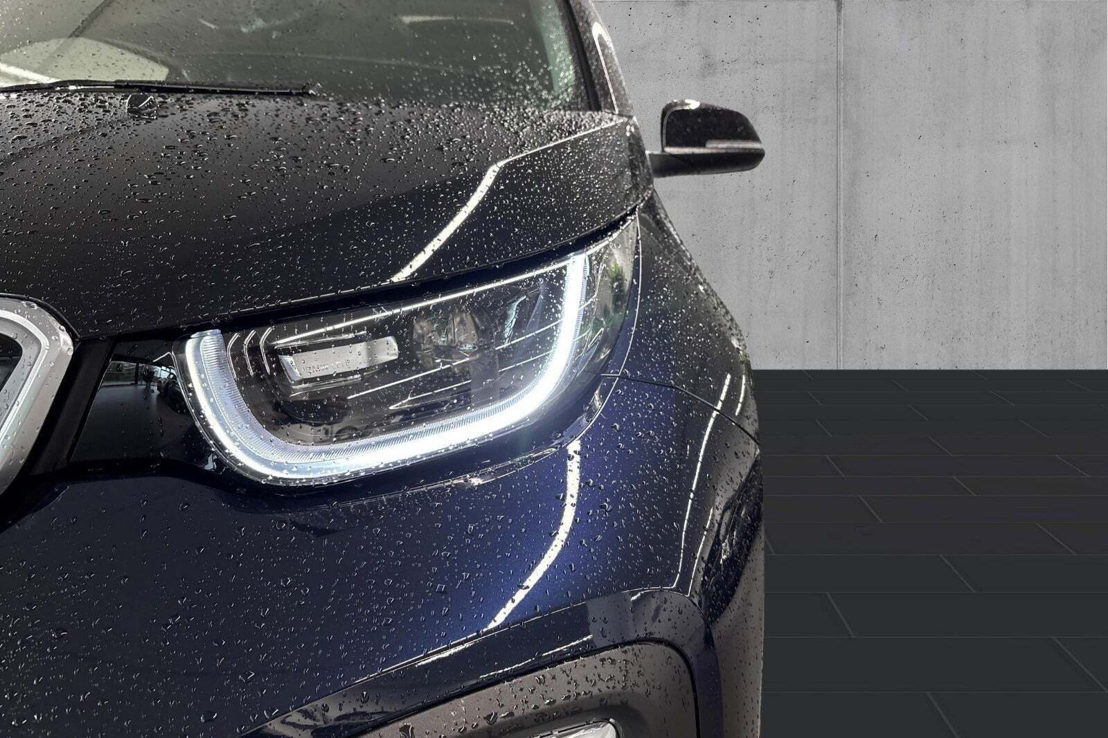 Blå BMW i3 fra 2021
