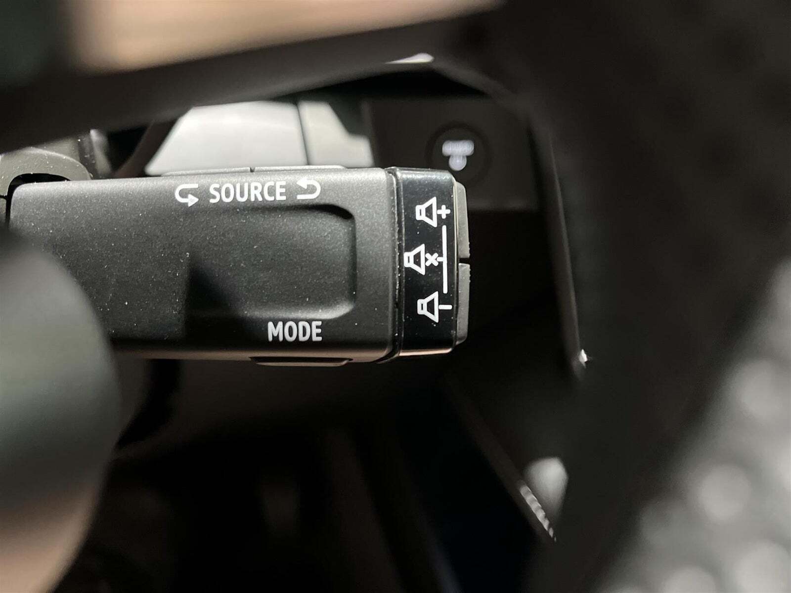 Hvid Renault Megane E-Tech fra 2025