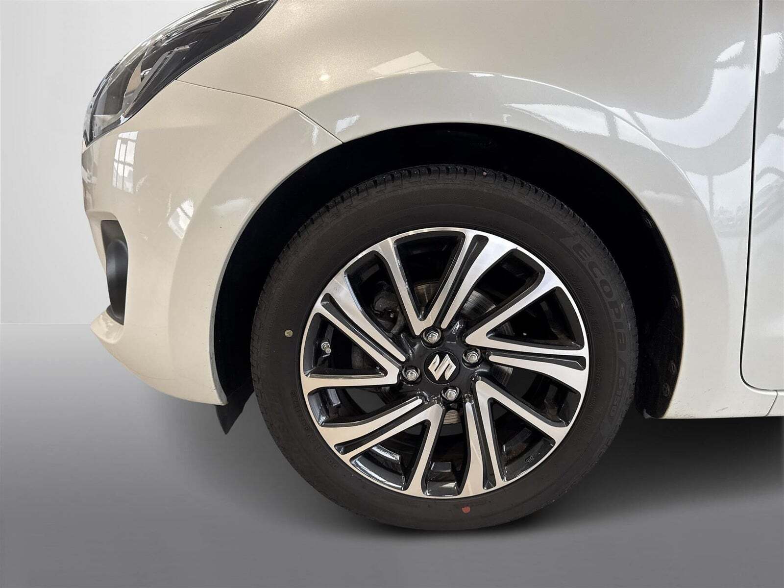 Hvid Suzuki Swift fra 2020