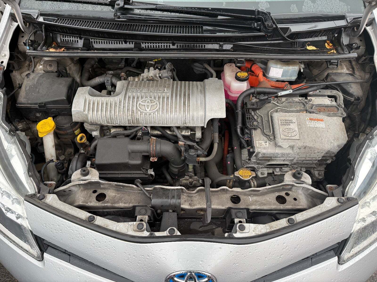 Sølv Toyota Yaris fra 2012