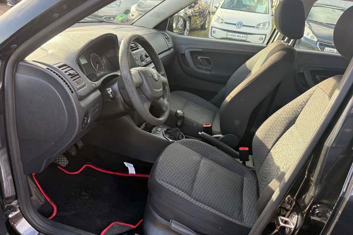 Sort Skoda Fabia fra 2010